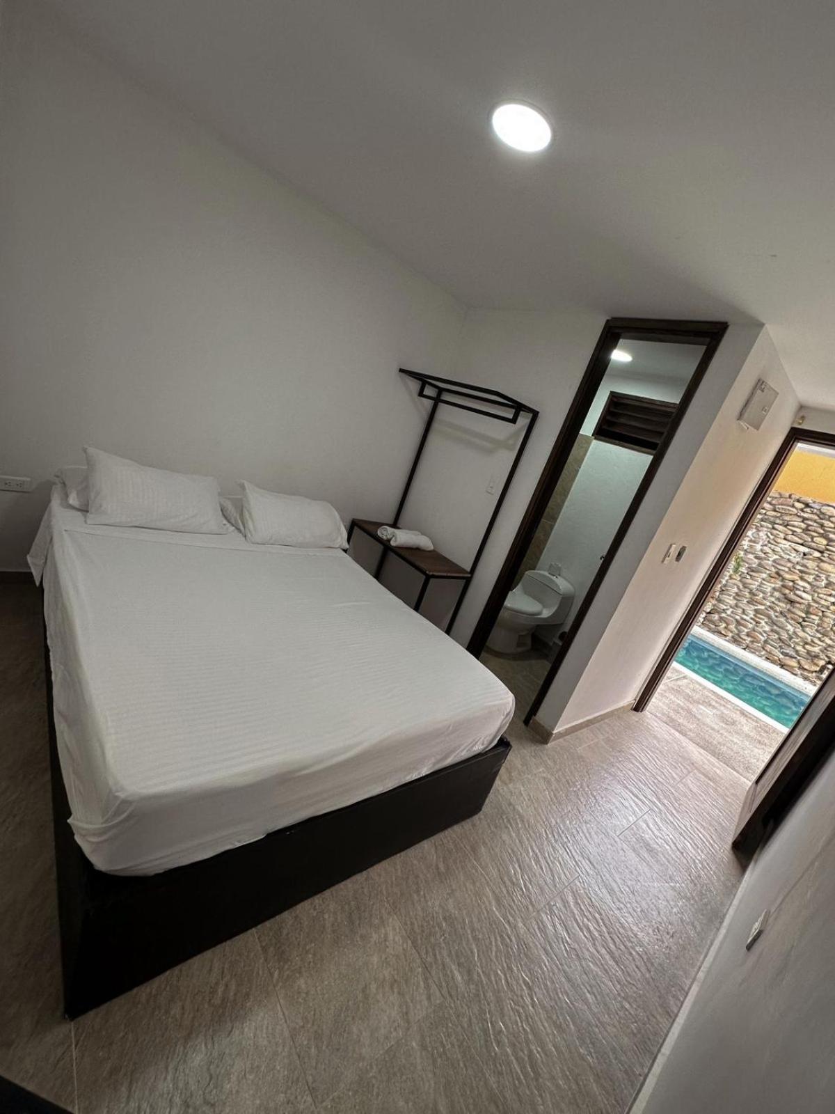 Hotel Victoria Queen Villavieja Eksteriør bilde